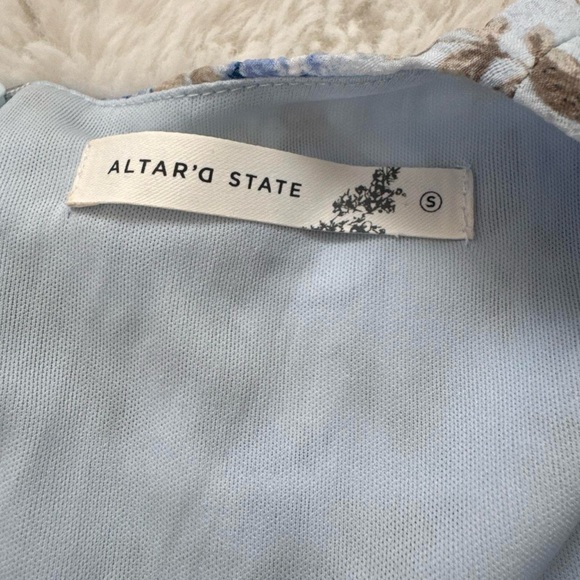 Altar’d State Baby Blue Floral Puff Sleeve Romper - Picture 3 of 5